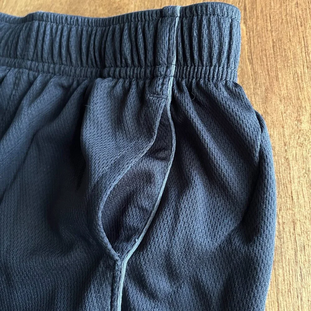 Old Navy black mesh shorts XS (5)